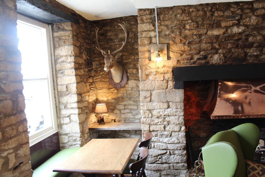 Готель The Woodstock Arms Екстер'єр фото