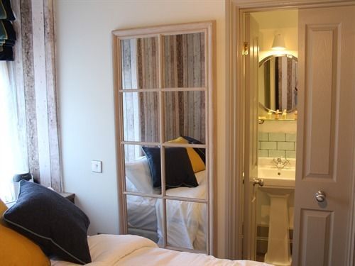 Готель The Woodstock Arms Екстер'єр фото